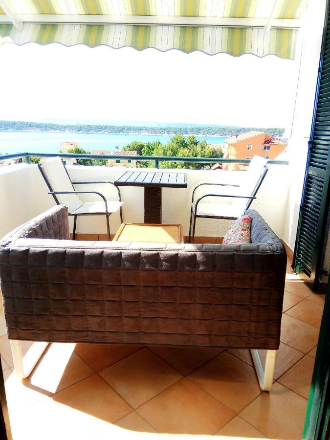 Apartment Apoksiomen Barbat na Rabu Exteriör bild